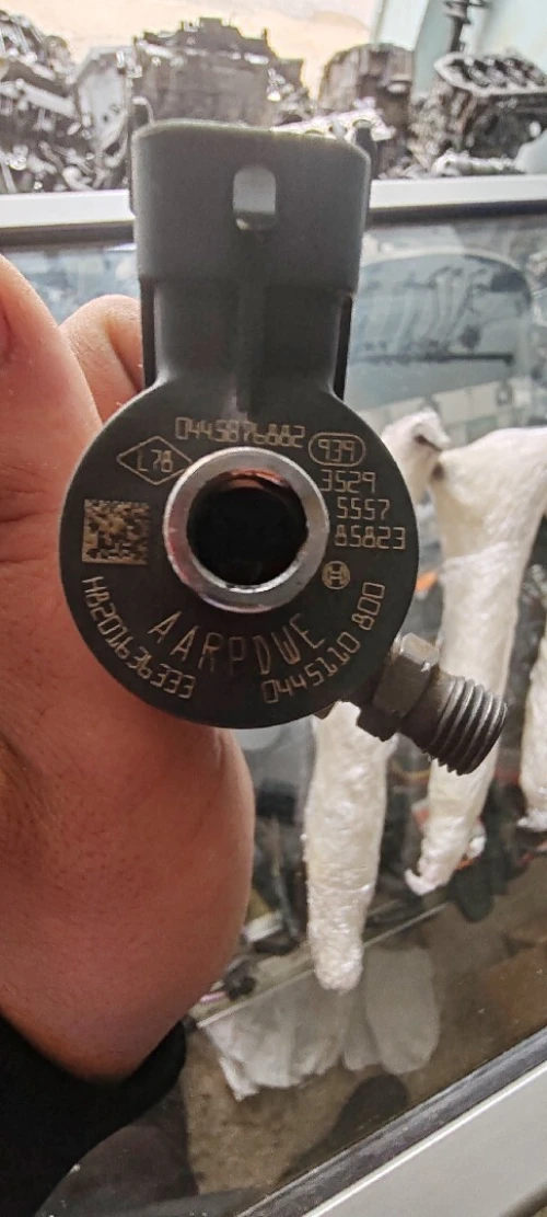 Injecteur Bosch 1.5 dci neveu duster Mercedes qachqai 