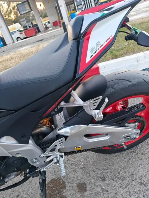 Aprilia Tuono v4 2016