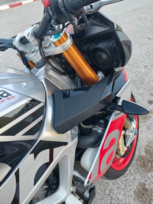 Aprilia Tuono v4 2016