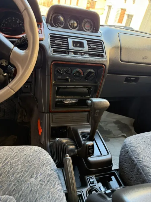 Mitsubishi Pajero Court 2000 