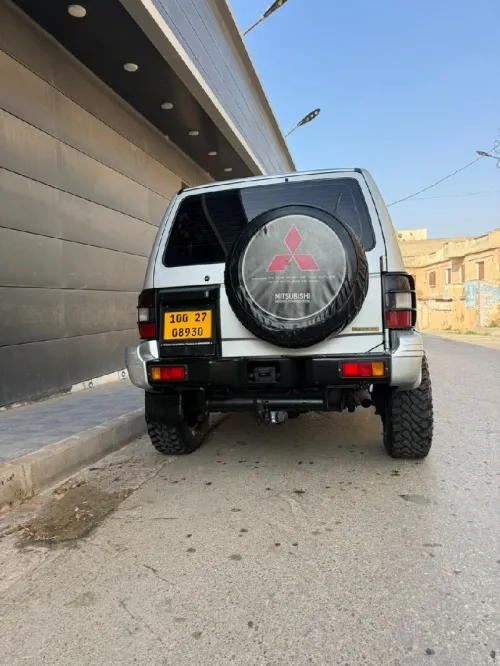 Mitsubishi Pajero Court 2000 