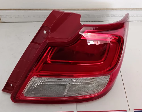 FEUX ARRIERE SUZUKI DZIRE 2022