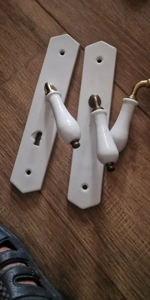 Poigne de porte en porcelaine 