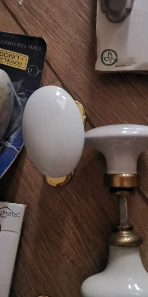 Poigne de porte en porcelaine 