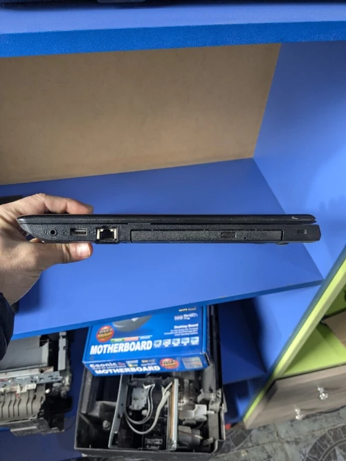 Lenovo Thinkpad 15.6 full hd i3 6eme 8gb 250 ssd