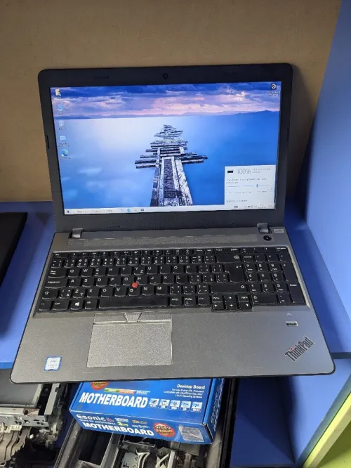 Lenovo Thinkpad 15.6 full hd i3 6eme 8gb 250 ssd
