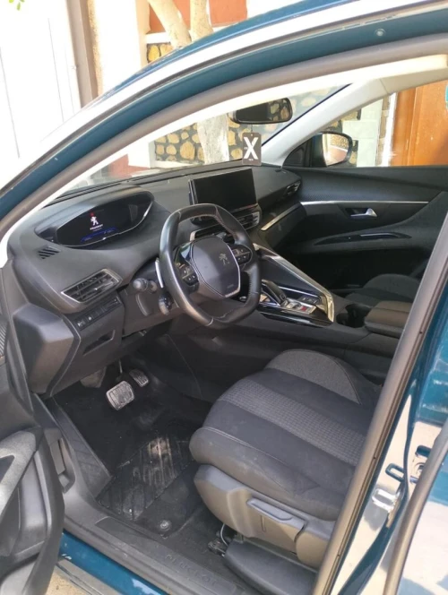 Peugeot 5008 2021 