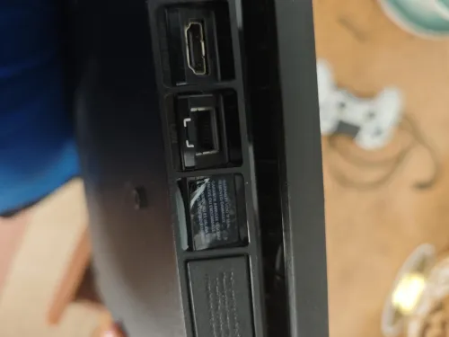 PlayStation 4 slim sans flache