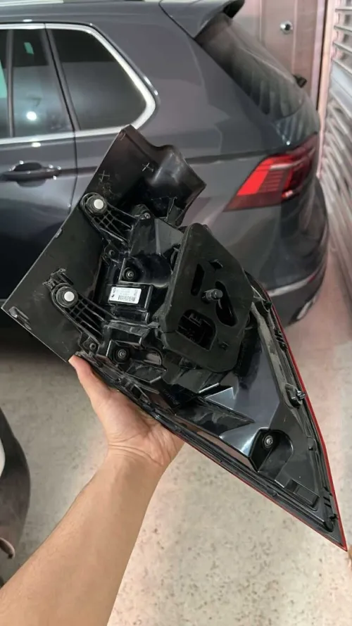 Feu tiguan cassé