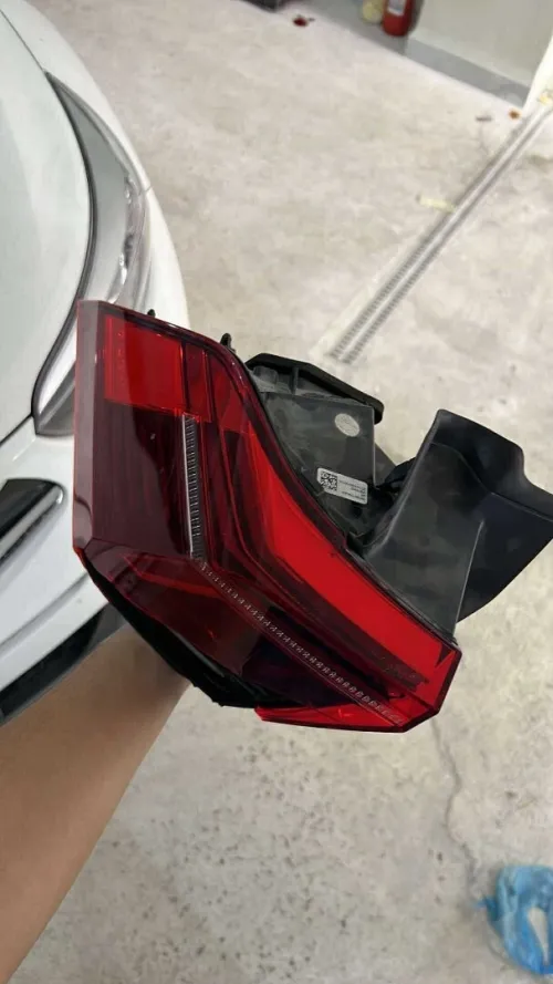 Feu tiguan cassé