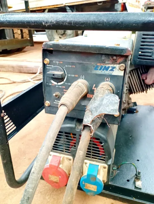 مولد كهرباء ولحام v220