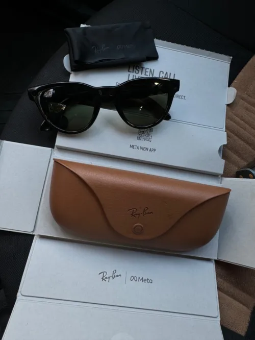 RAYBAN meta smart glasses 