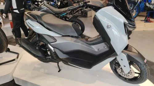 Yamaha NMAX tech max 125 2025 00 compteur carte grise safia 