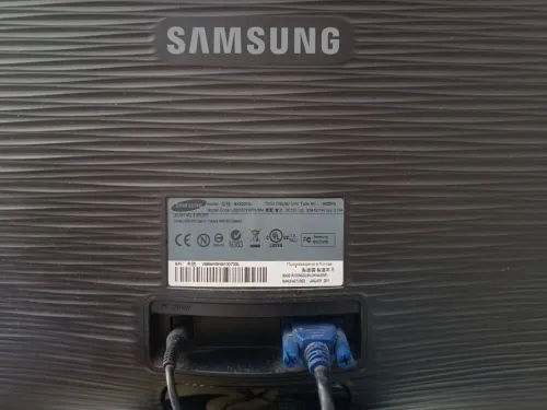 ECRAN SAMSUNG 17 pouces