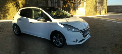 Peugeot 208 2015 Active Facelift
