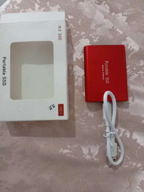 Disque dur externe SSD 30 TB et 16 TB
