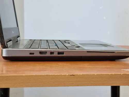 Dell precision 7510 I7-6820HQ 16GB Ram