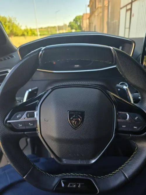 Peugeot 2008 2024 GT