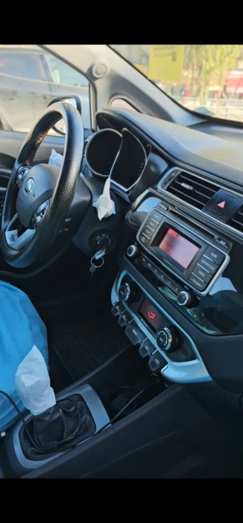 Kia Rio 5 portes 2015 Funny Facelift 