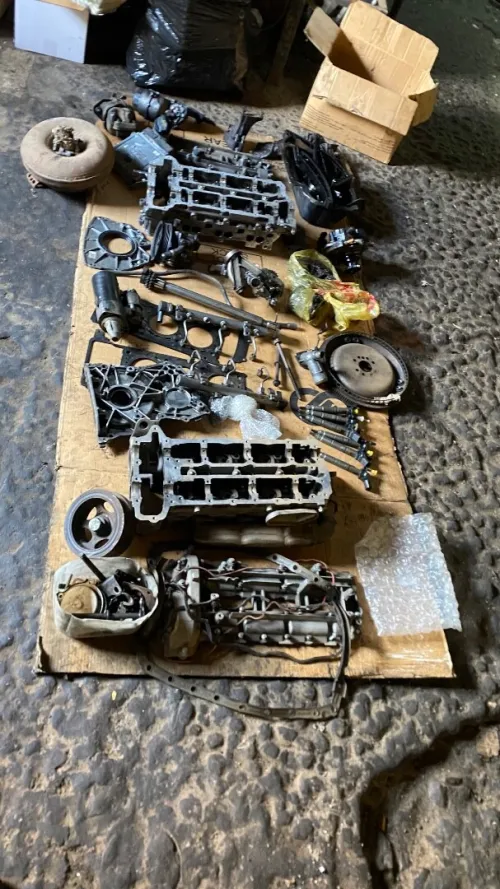 Pièces détachées pour moteur Mercedes V6 Diesel 3.0L