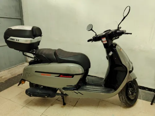 VMS victoria Sixties 300i 2025