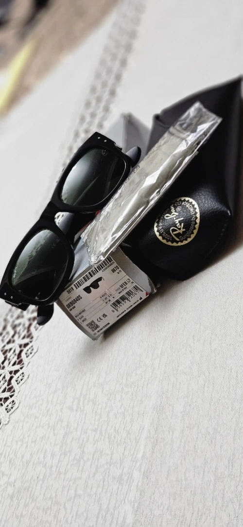 Lunette de soleil ray-ban mega wayfarer