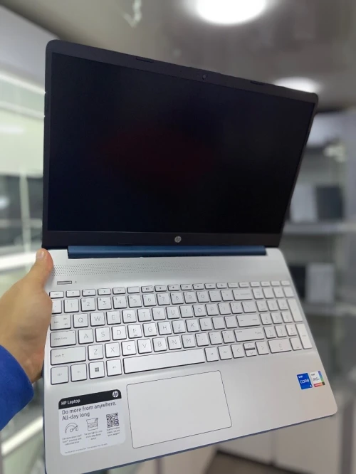 HP 15 / i5 1235U / 8GB / 256GB / 15.6 FHD