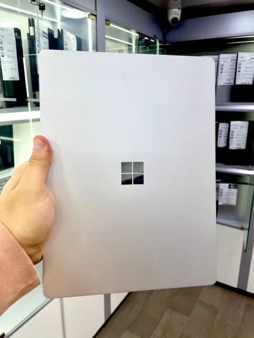 Microsoft Surface Laptop go 3 / I5 1235U / 16GB/ 256GB / IRIS XE GRAPHIC / ECRANT 13.3 TACTILE 2K