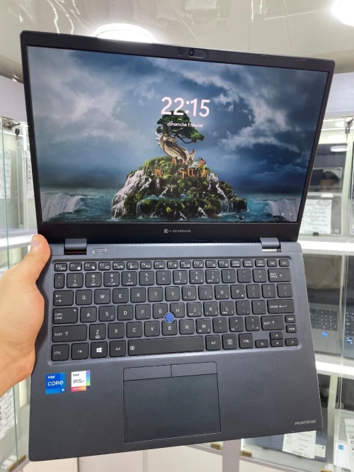 Toshiba dynabook  / i5 1135G7 / 08 GB / 256GB / iris xe graphique / 13.3 pouce FHD IPS TACTILE