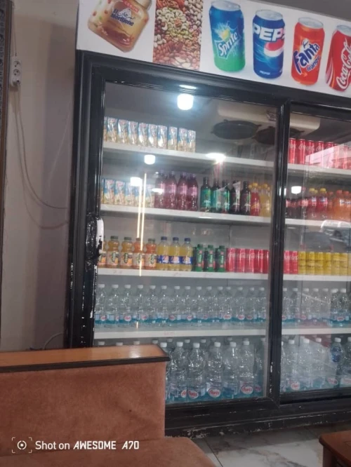 Frigo commercial en très bon état تلاجة