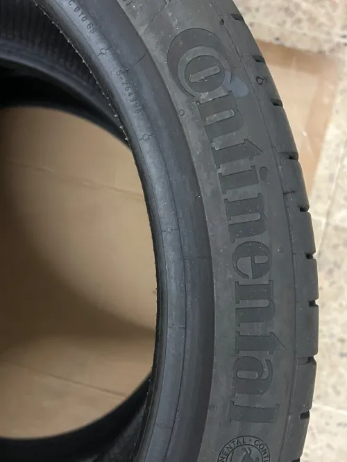 Continental 225 40 R18