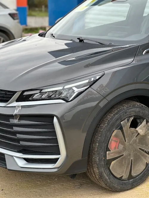 Geely Coolray 2025 Tout top