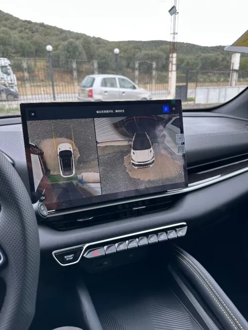 Geely Coolray 2025 Tout top
