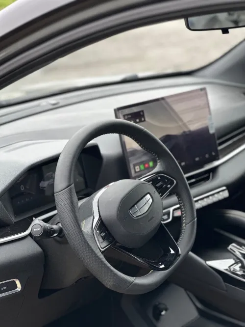 Geely Coolray 2025 Tout top
