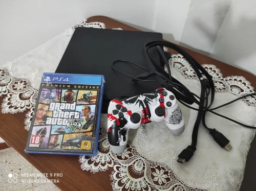 Ps4 slim ps plus extra 12 mois