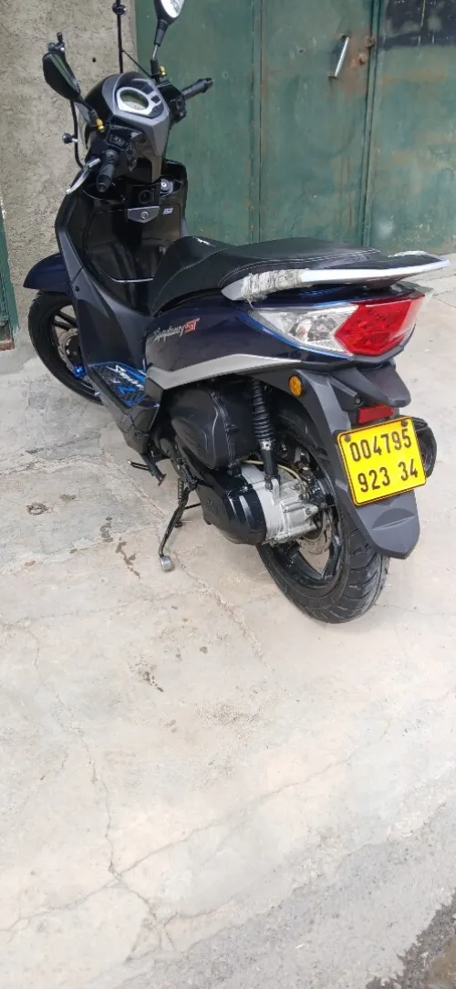 Sym St 
