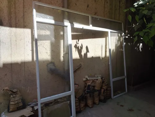  Vitrine aluminium 
