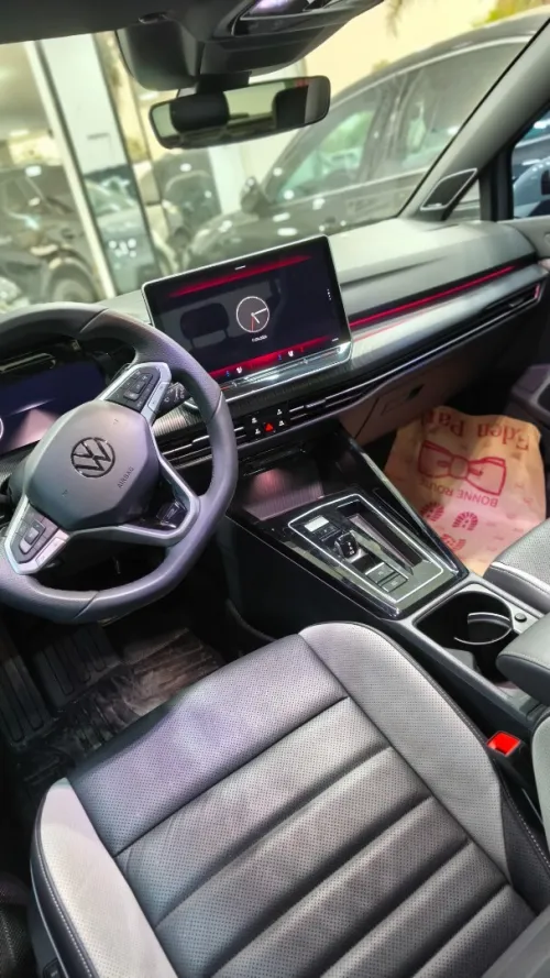 Volkswagen Golf 8 2025 R-Line