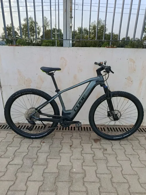 Vélo électrique Cube Réaction pro 