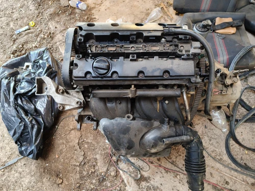 Moteur Peugeot 2.0 essence 137ch EW10J4