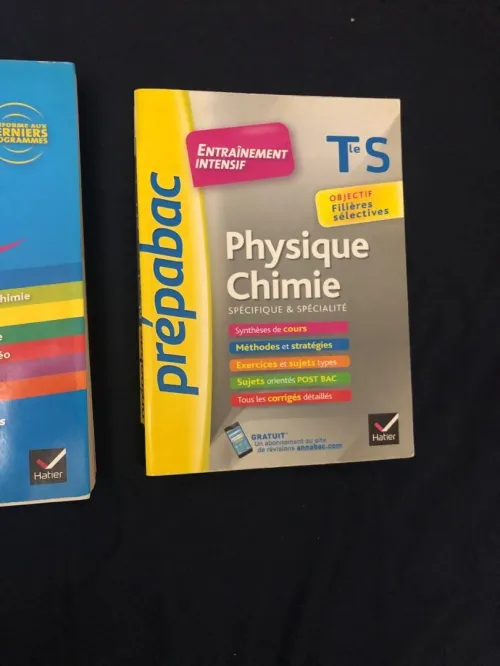 Livres scolaires et parascolaires programme français 