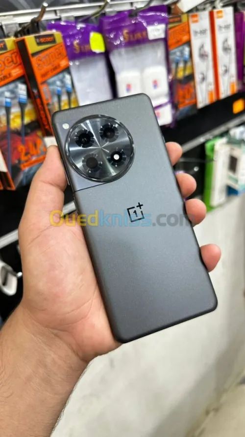 OnePlus 12r vrai