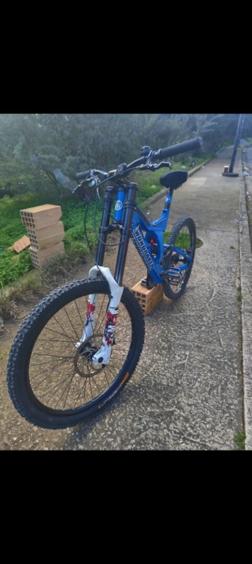 MONDRAKER Downhill دراجة جبلية أصلية
