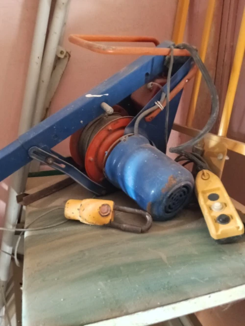 Monte charge 400 kg