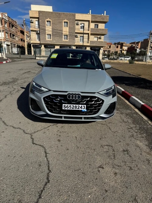 Audi A3 Sportback 2025 Flying spur Edition Premium 
