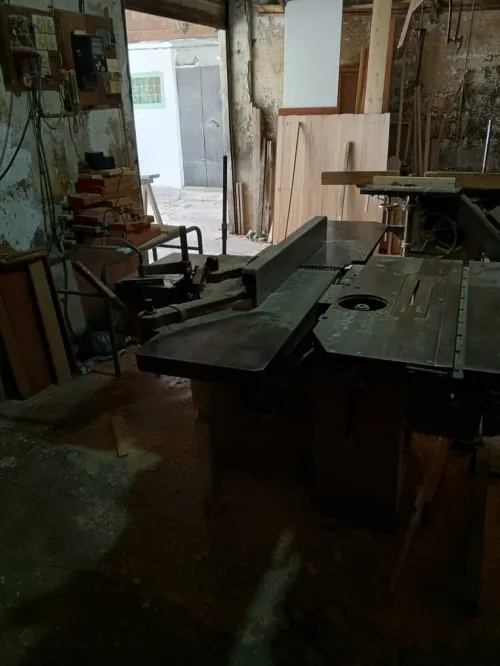 Matériau de menuiserie 
