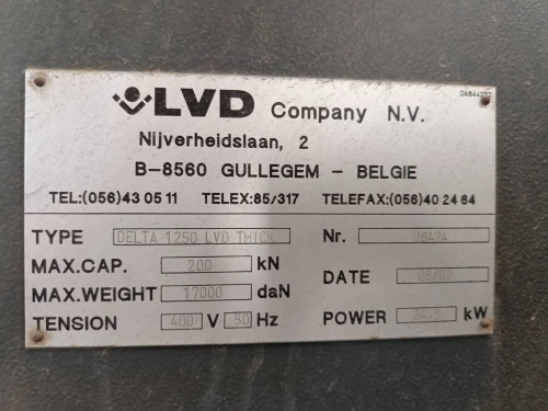 À VENDRE Deux machines poinçonneuses LVD