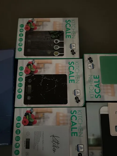 Scale and kitchen scale