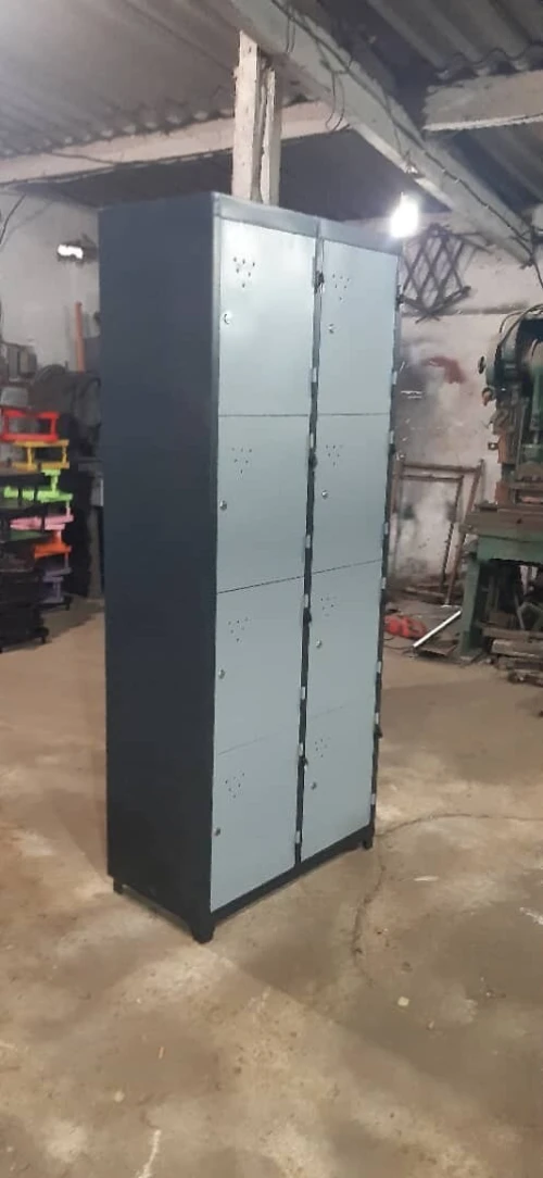 ARMOIRES METALLIQUE :