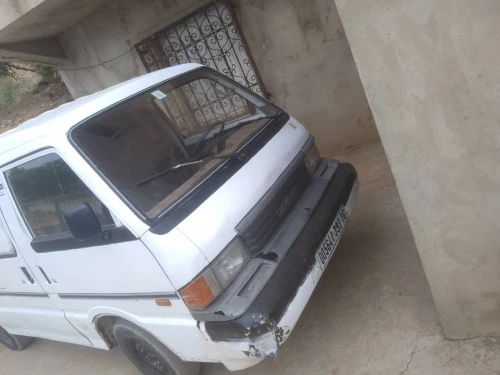 Mazda E2000 1993